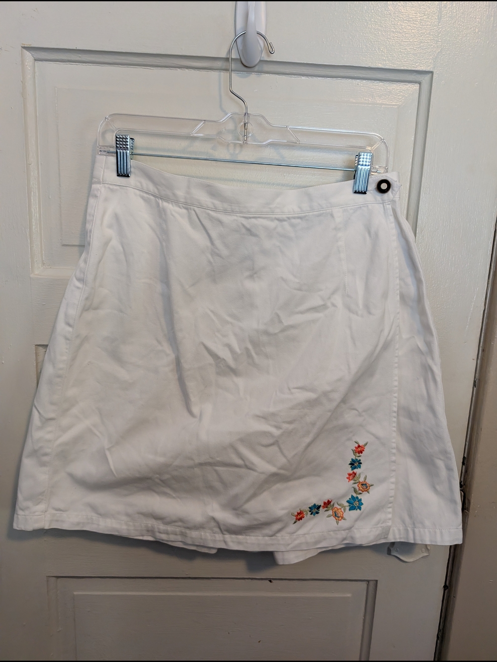 90s Vintage White A-Line Skort Colorful Floral Embroidery First Issue